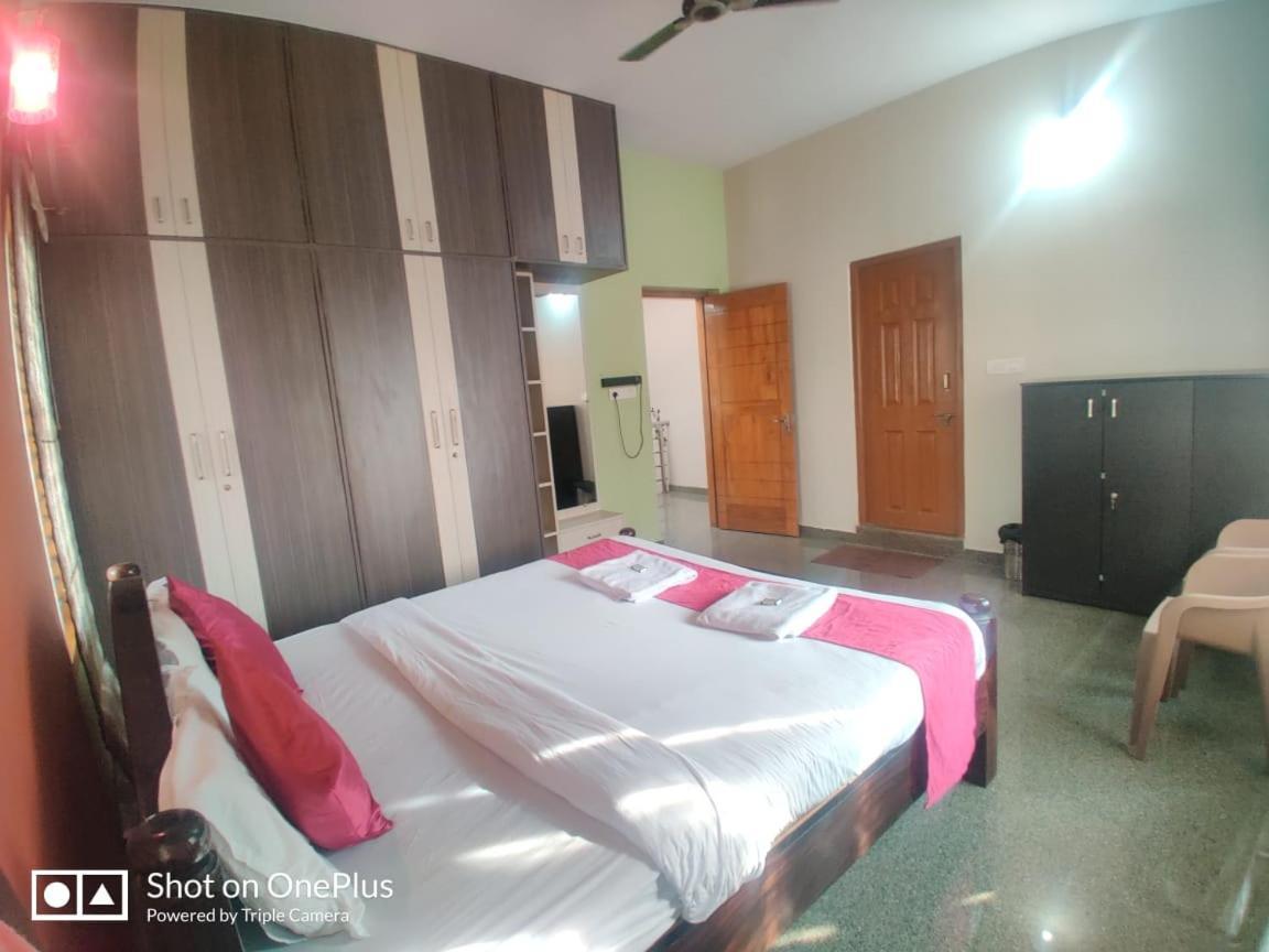 Nandan Home Stay Mysore Eksteriør billede