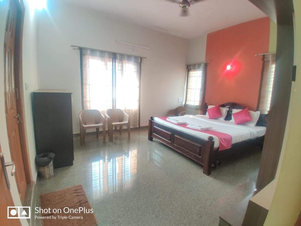 Nandan Home Stay Mysore Eksteriør billede